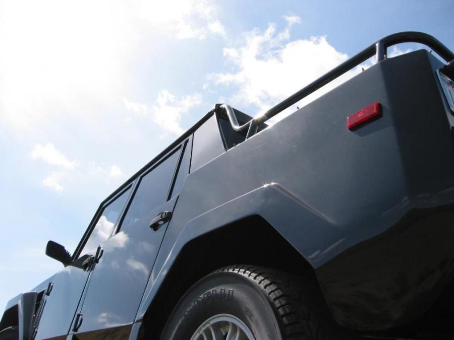 Детали экстерьера Lamborghini LM002 1986 года  (фото 4 из 35)